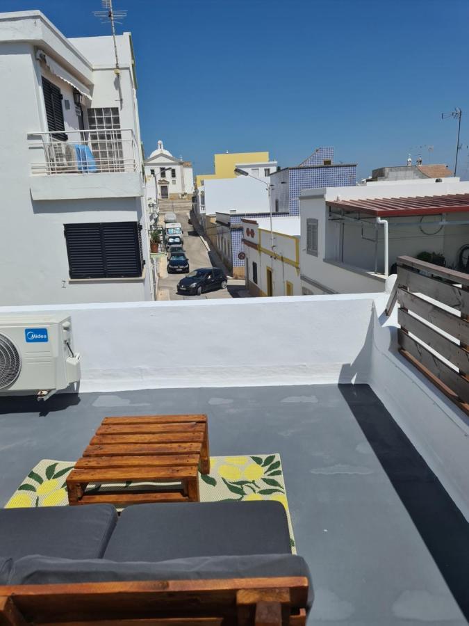Different House Holidays Fuzeta Exterior photo